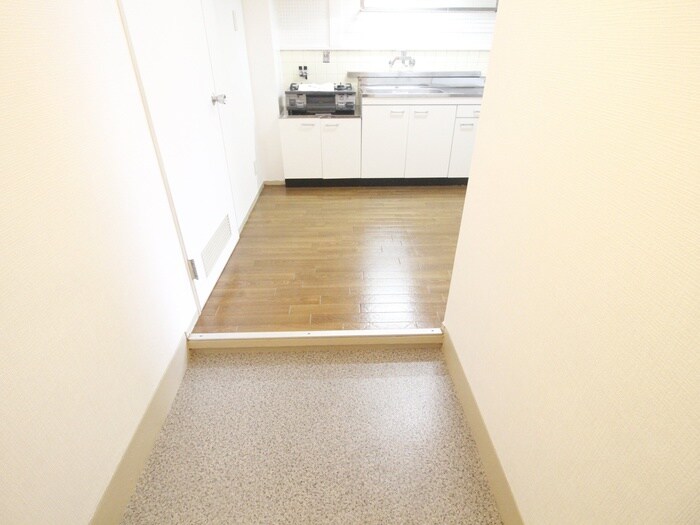 物件内観写真12　(玄関)