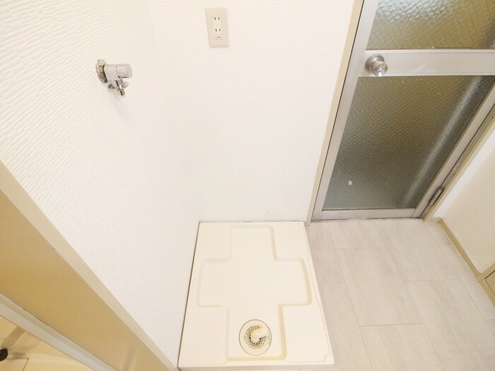 物件内観写真15　(洗濯機置場)