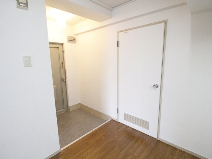 物件内観写真16　(廊下)