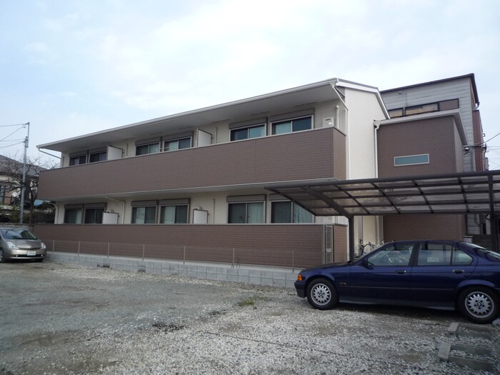 物件外観写真4　(駐車場)