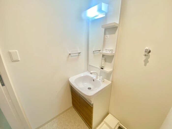 物件内観写真9　(洗面)