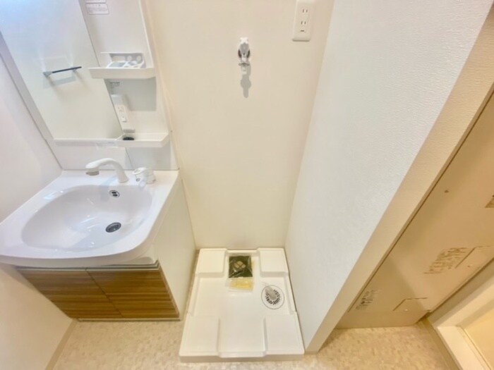 物件内観写真10　(洗濯機置場)