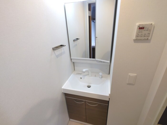 物件内観写真9　(洗面)