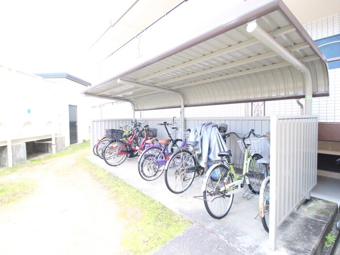 物件外観写真6　(駐輪場)
