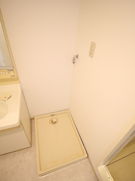 物件内観写真10　(洗濯機置場)