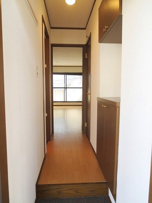 物件内観写真7　(玄関)