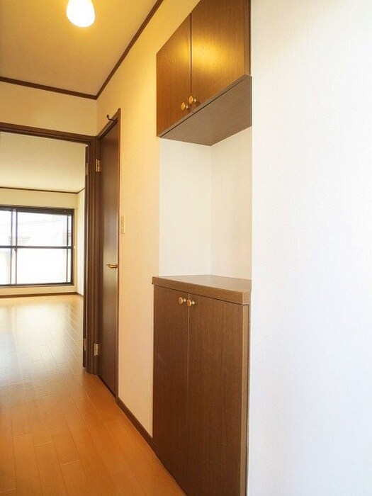 物件内観写真8　(靴箱)