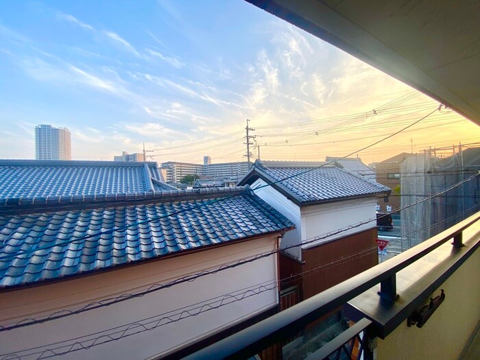 物件内観写真16　(室内からの展望)