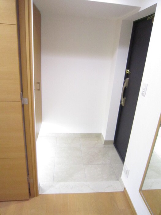 物件内観写真7　(玄関)