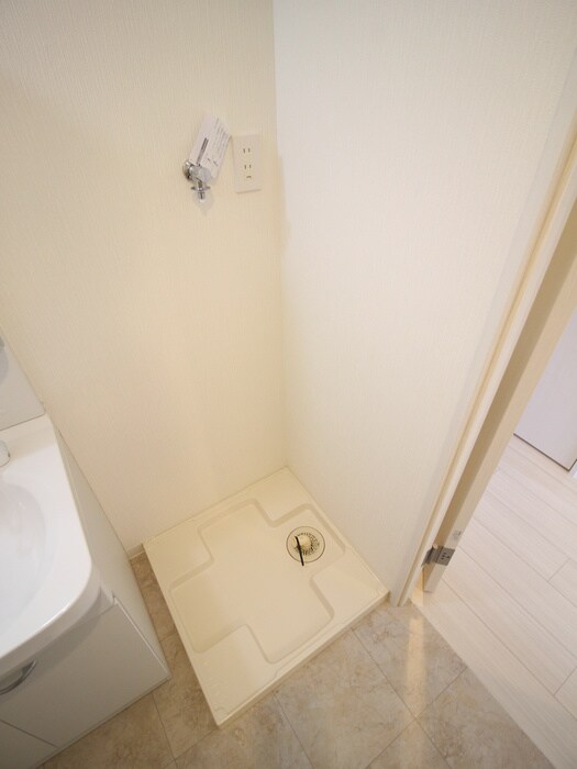 物件内観写真15　(洗濯機置場)