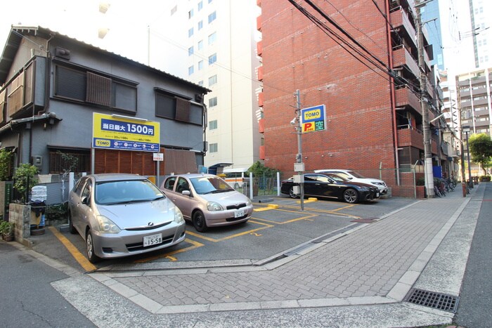 物件外観写真5　(駐車場)