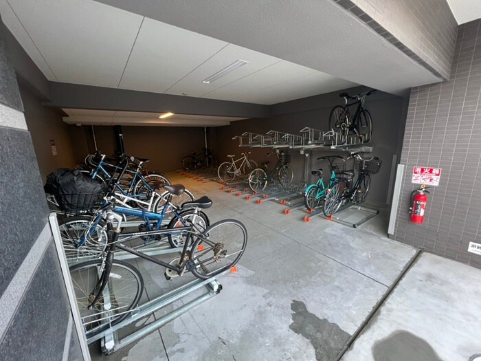 物件外観写真5　(駐輪場)