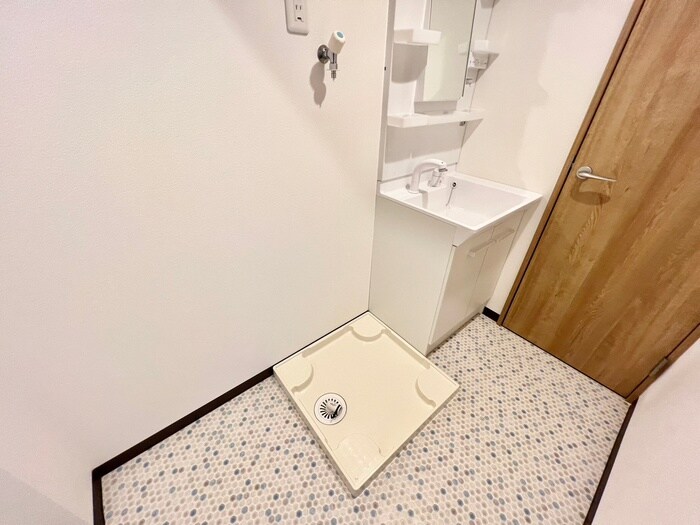 物件内観写真16　(洗濯機置場)