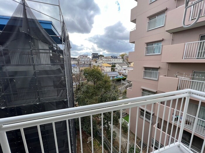 物件内観写真18　(室内からの展望)