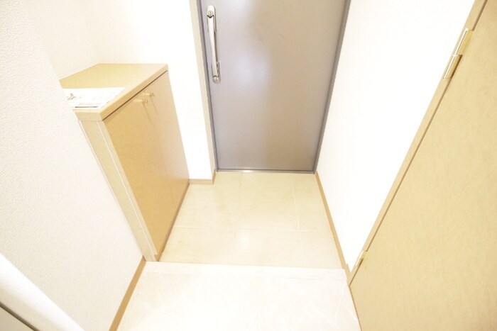 物件内観写真14　(玄関)