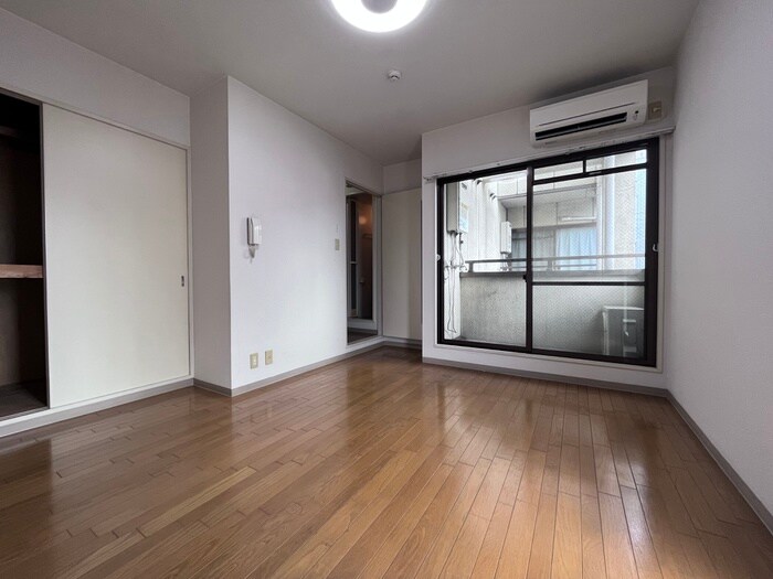 物件内観写真6　(居室)