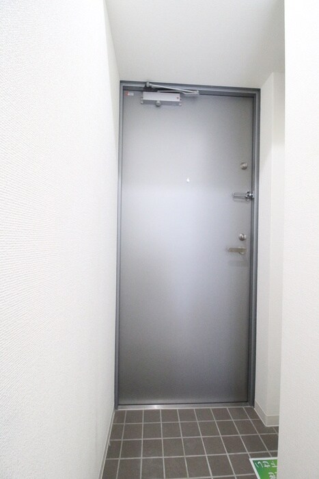 物件内観写真13　(玄関)