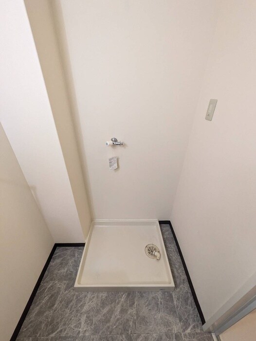 物件内観写真12　(洗濯機置場)