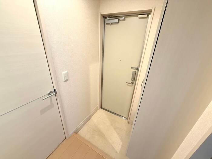 物件内観写真7　(玄関)