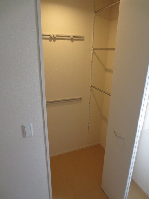 物件内観写真11　(収納)