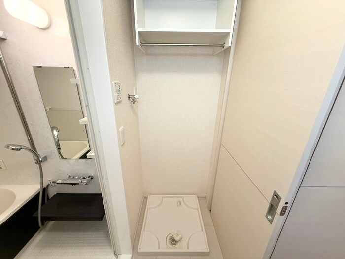 物件内観写真12　(洗濯機置場)