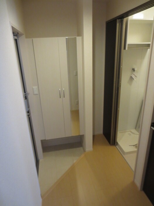 物件内観写真15　(玄関)