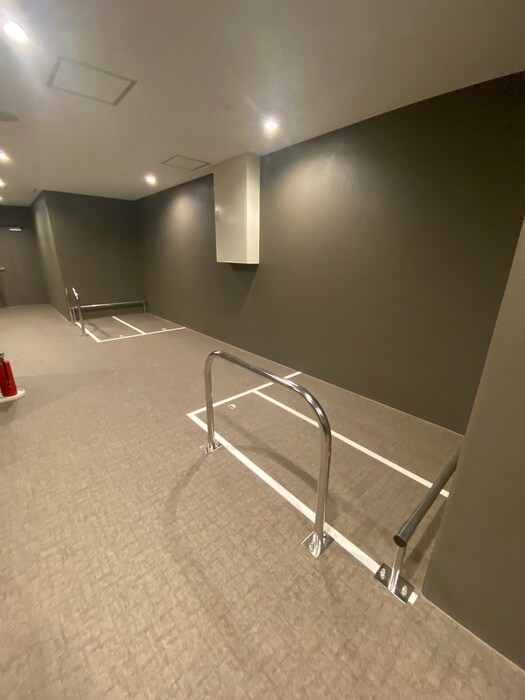 物件外観写真4　(バイク置き場)