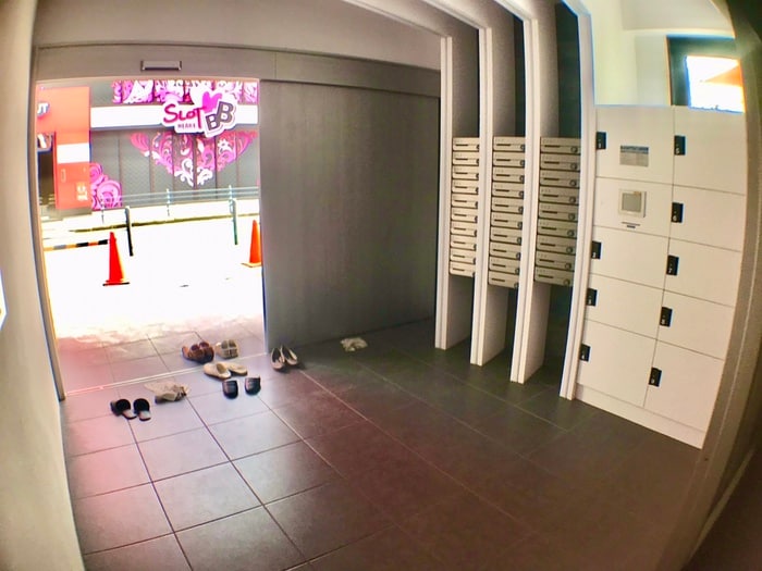 物件外観写真4　(エントランス部分)