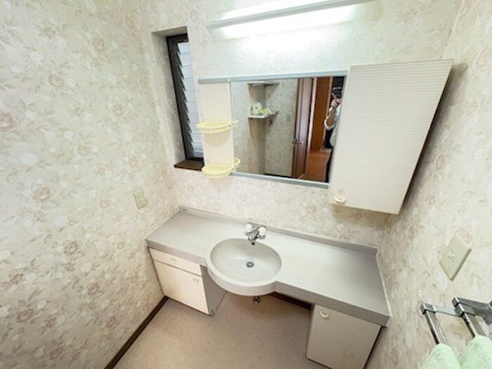 物件内観写真13　(洗面)