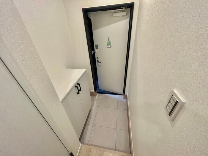 物件内観写真7　(玄関)