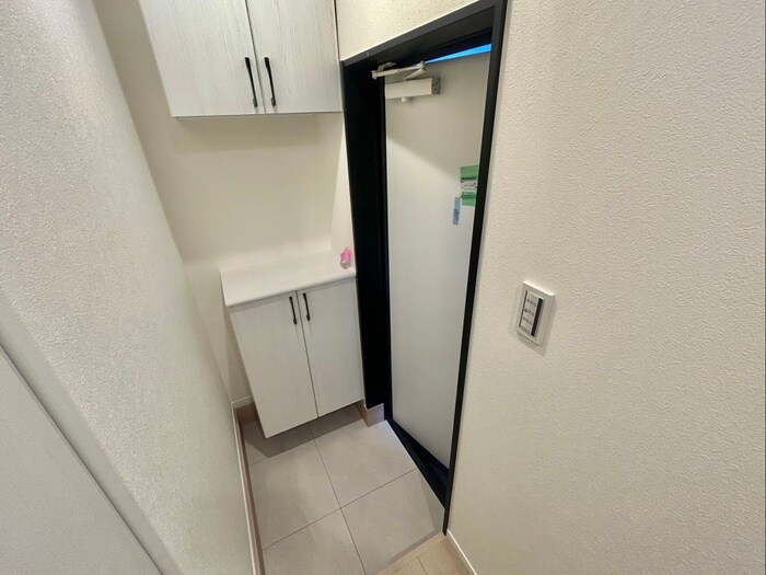 物件内観写真7　(玄関)