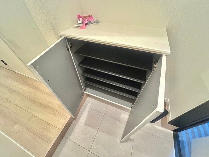 物件内観写真8　(靴箱)