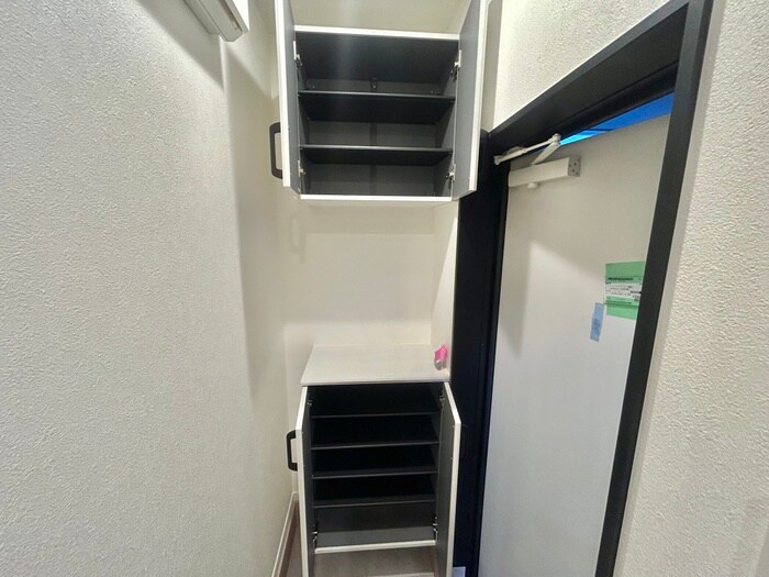 物件内観写真8　(靴箱)