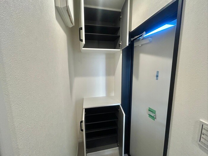 物件内観写真8　(靴箱)