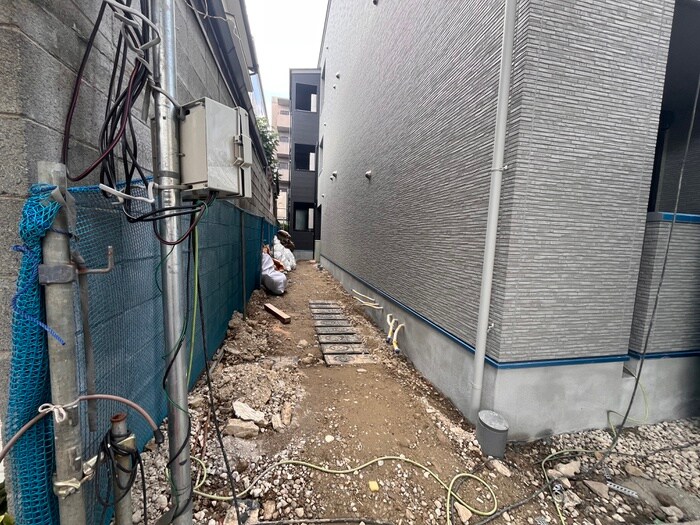 物件外観写真3　(建築中)