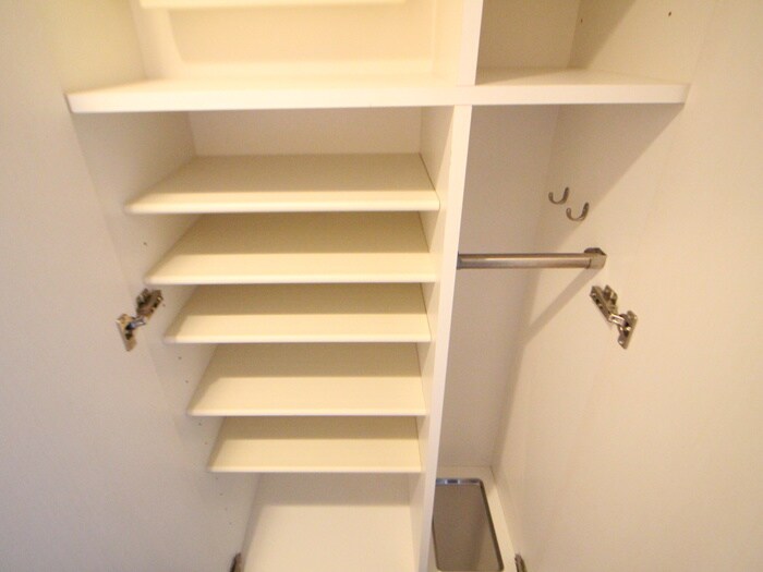 物件内観写真8　(靴箱)