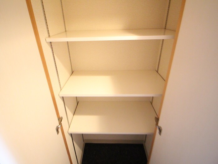 物件内観写真22　(収納)