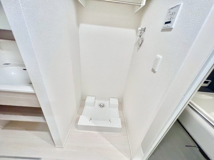 物件内観写真15　(洗濯機置場)