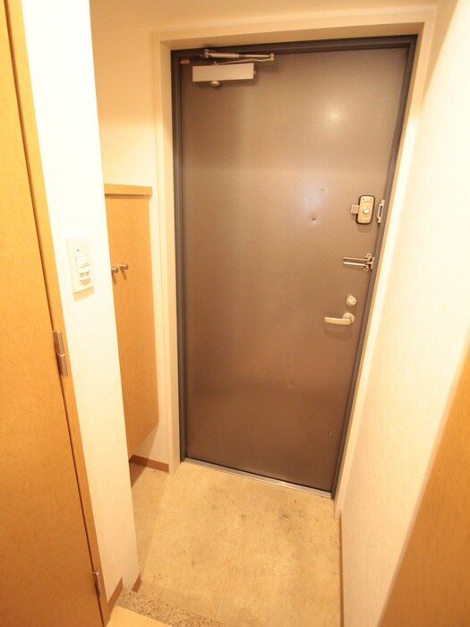 物件内観写真16　(玄関)