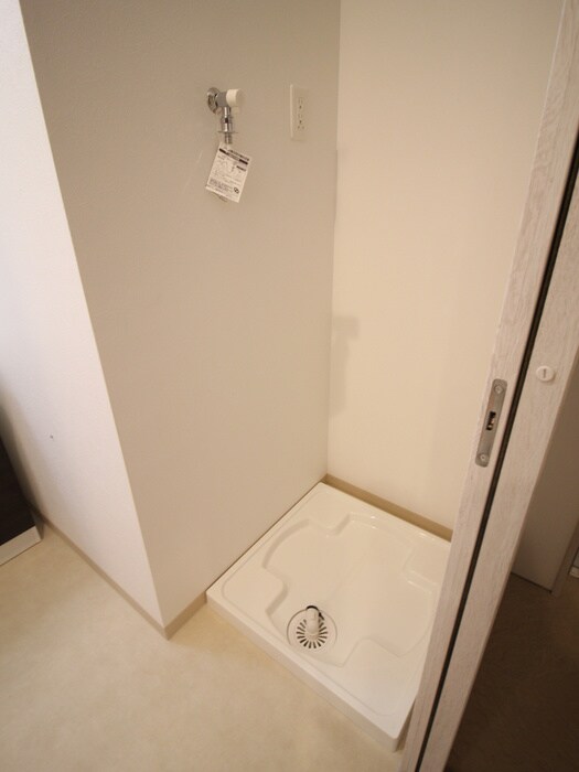 物件内観写真10　(洗濯機置場)