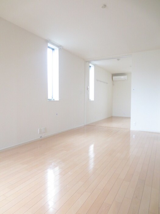 物件内観写真4　(居室)