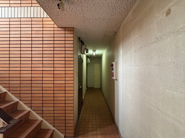 物件外観写真5　(エントランス部分)