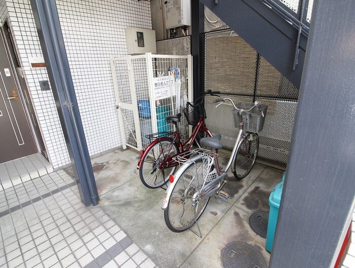 物件外観写真6　(駐輪場)