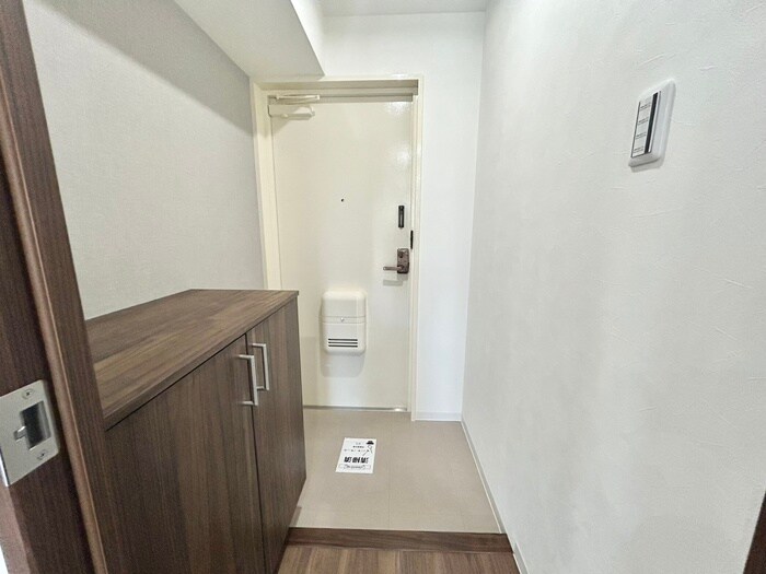 物件内観写真12　(玄関)