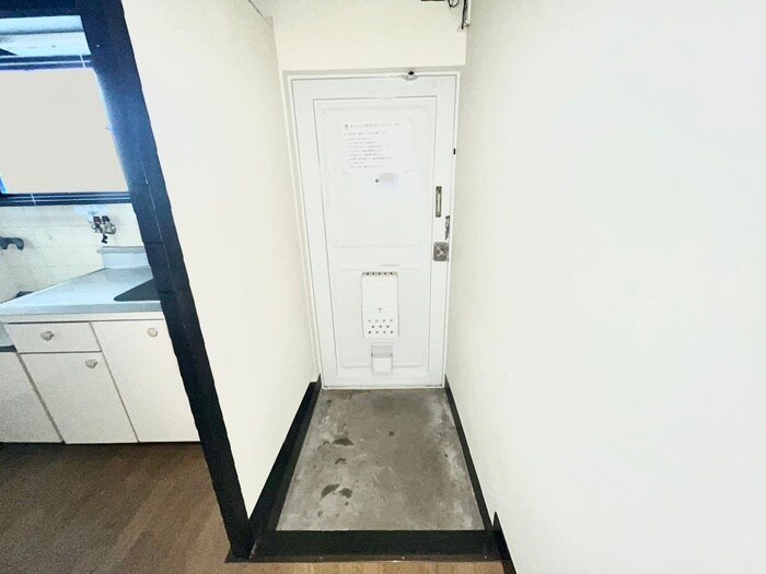 物件内観写真15　(玄関)