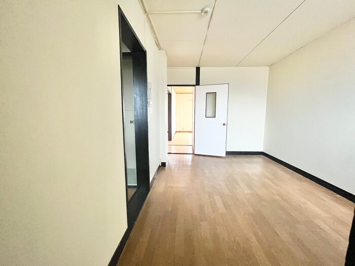 物件内観写真17　(廊下)