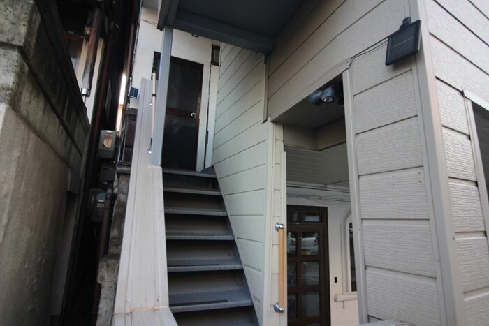 物件外観写真6　(エントランス部分)