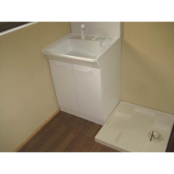 物件内観写真14　(洗濯機置場)