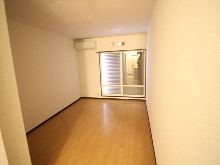 物件内観写真6　(居室)