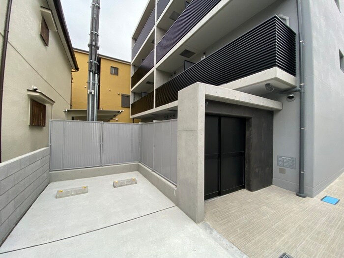 物件外観写真4　(駐車場)